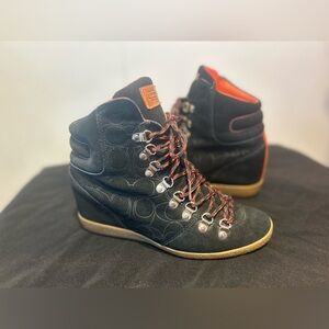 Coach Womens Size 8 Noelle Suede Lace Up Hidden Wedge Sneaker Booties Black